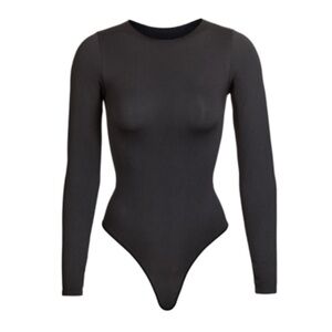 NWT Skims Essential Crewneck Bodysuit
